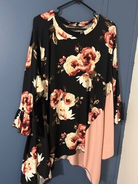 Custom Made Top 🩷🖤